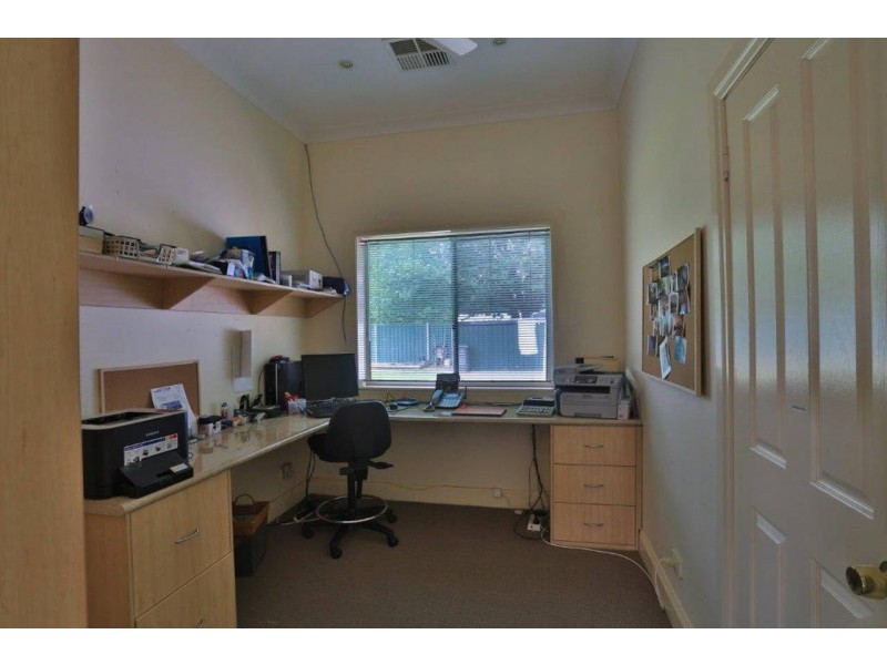 251 Harfleur St, Deniliquin NSW 2710