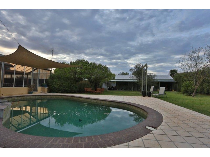 251 Harfleur St, Deniliquin NSW 2710
