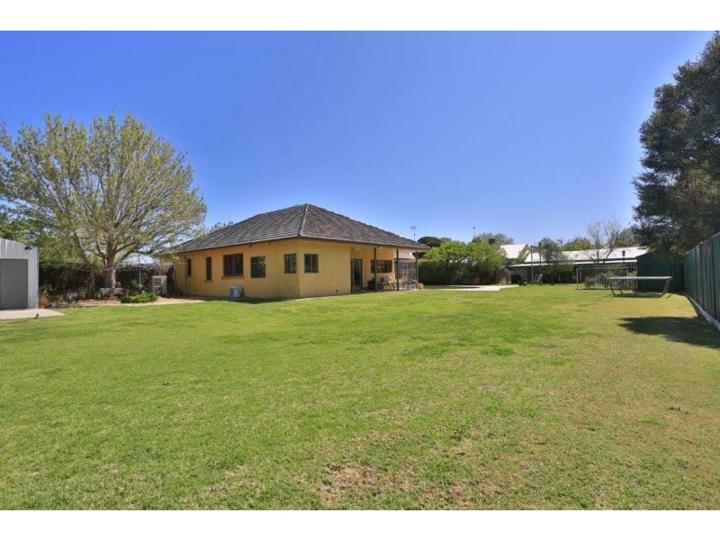 251 Harfleur St, Deniliquin NSW 2710