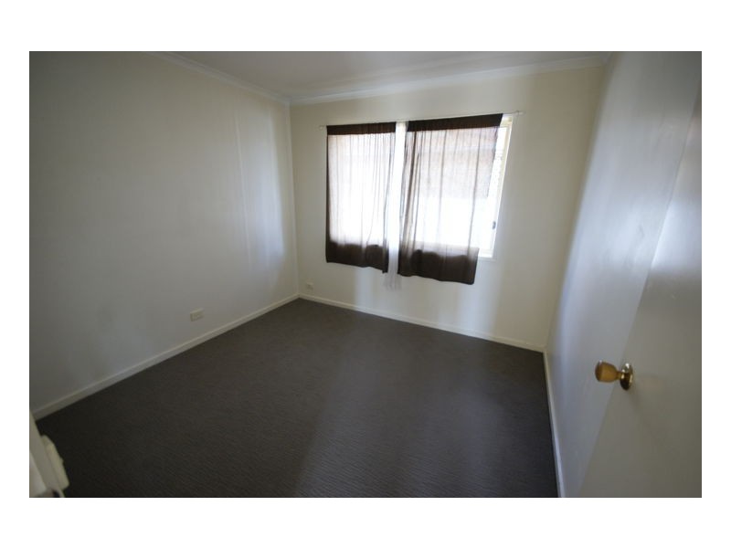 1/327 Finley Road, Deniliquin NSW 2710