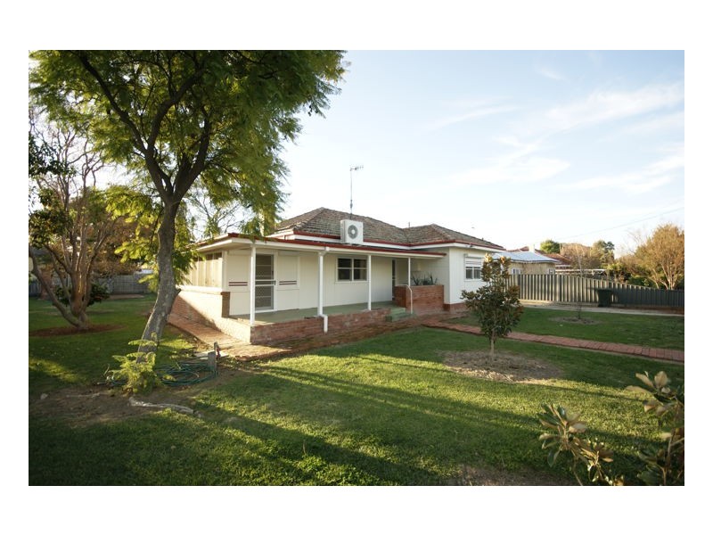 81 Wellington Street, Deniliquin NSW 2710