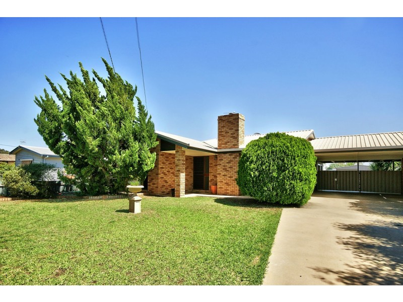 432 Wood Street, Deniliquin NSW 2710