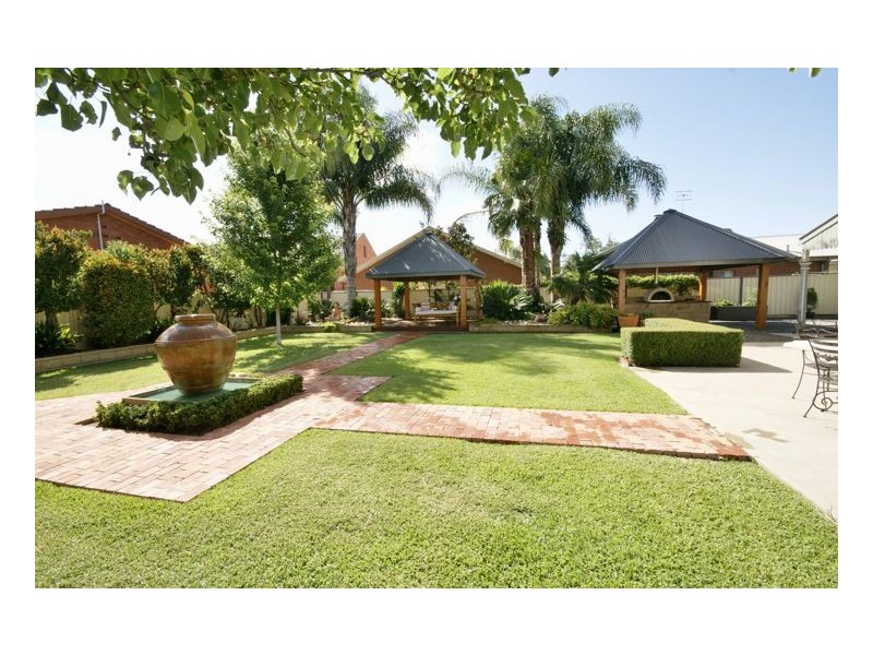 328 Poictiers Street, Deniliquin NSW 2710