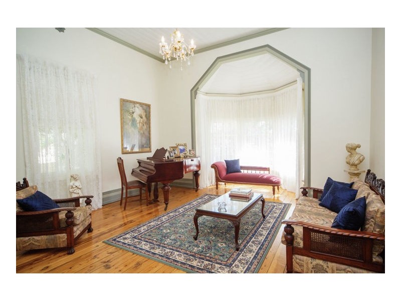 328 Poictiers Street, Deniliquin NSW 2710