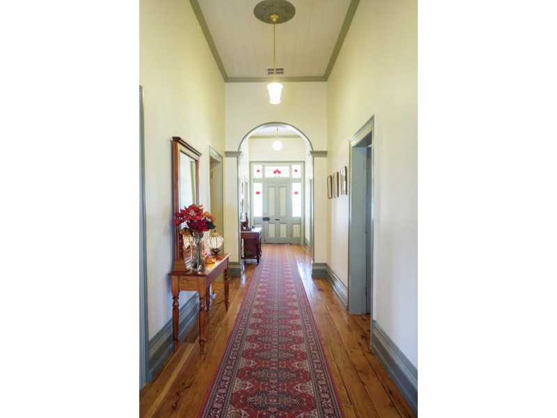 328 Poictiers Street, Deniliquin NSW 2710