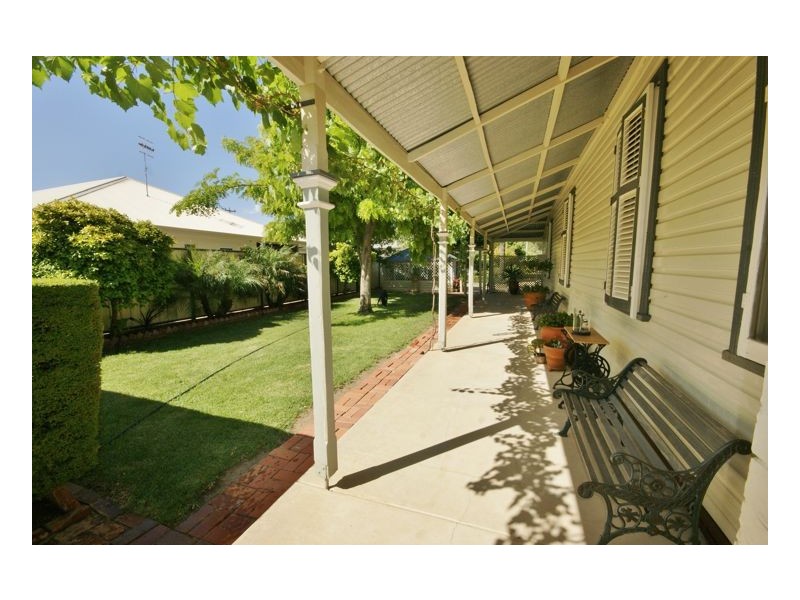 328 Poictiers Street, Deniliquin NSW 2710