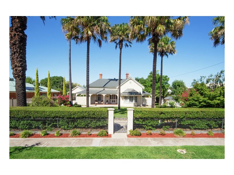 328 Poictiers Street, Deniliquin NSW 2710