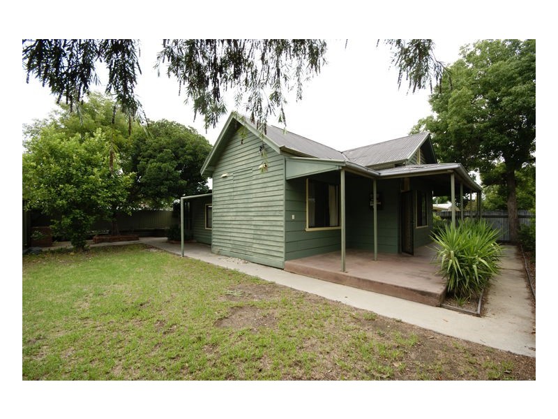 435 Whitelock Street, Deniliquin NSW 2710