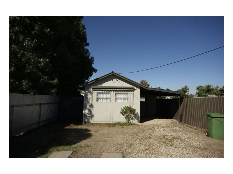 1/313 Finley Road, Deniliquin NSW 2710