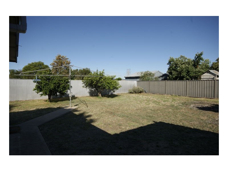 1/313 Finley Road, Deniliquin NSW 2710