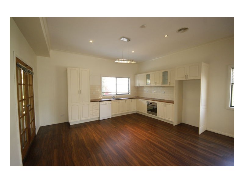 313 Harfleur Street, Deniliquin NSW 2710