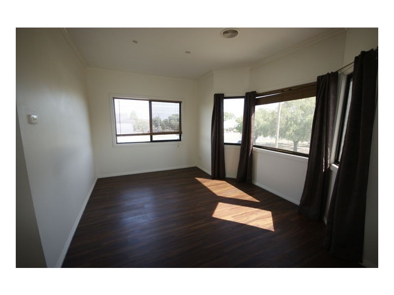 313 Harfleur Street, Deniliquin NSW 2710