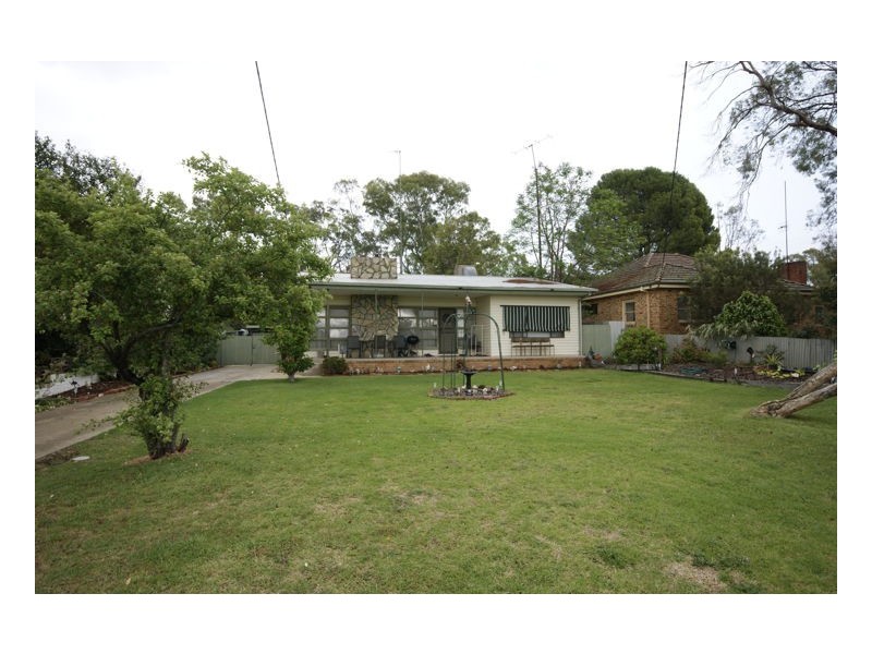 372 Victoria Street, Deniliquin NSW 2710