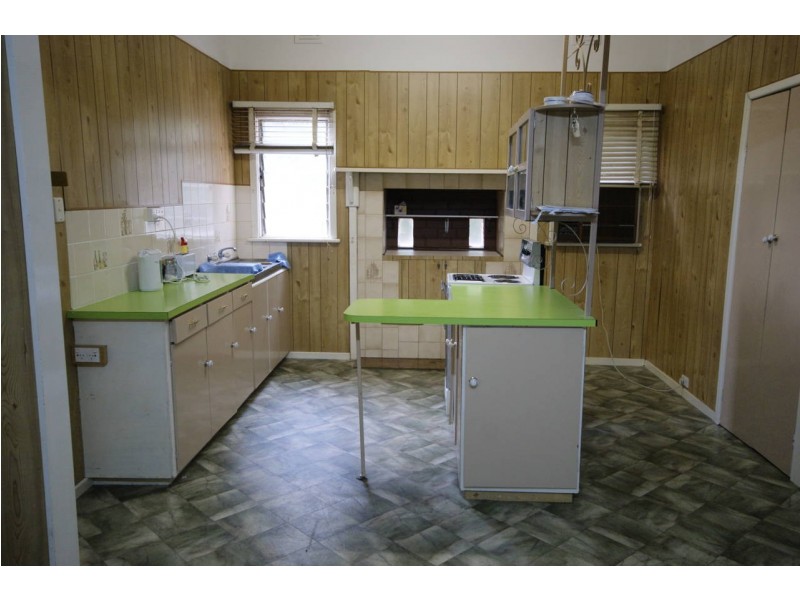 292 Poictiers Street, Deniliquin NSW 2710