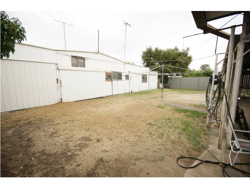 292 Poictiers Street, Deniliquin NSW 2710