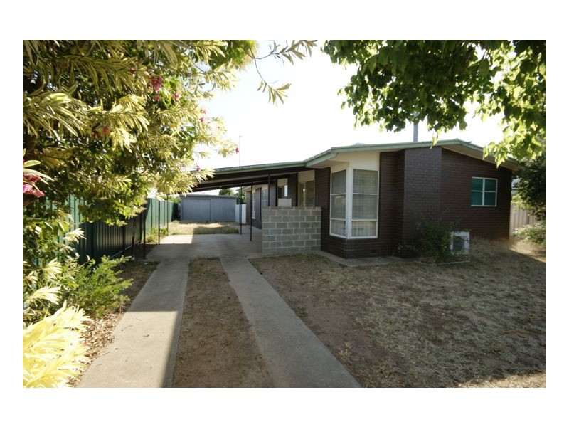 5 Stratton Court, Deniliquin NSW 2710