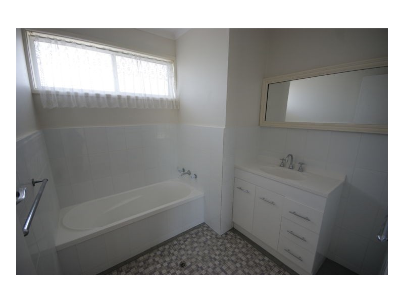 5 Stratton Court, Deniliquin NSW 2710