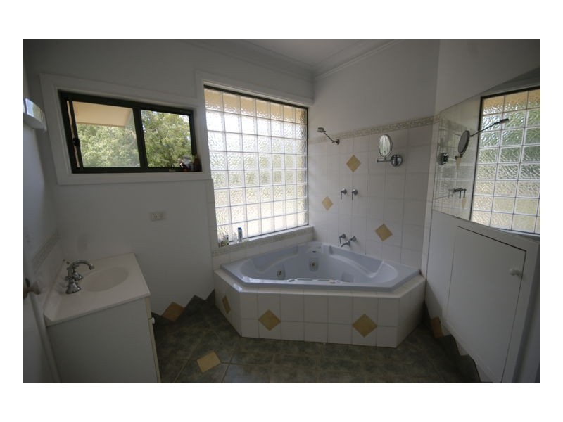 159 Henry Street, Deniliquin NSW 2710