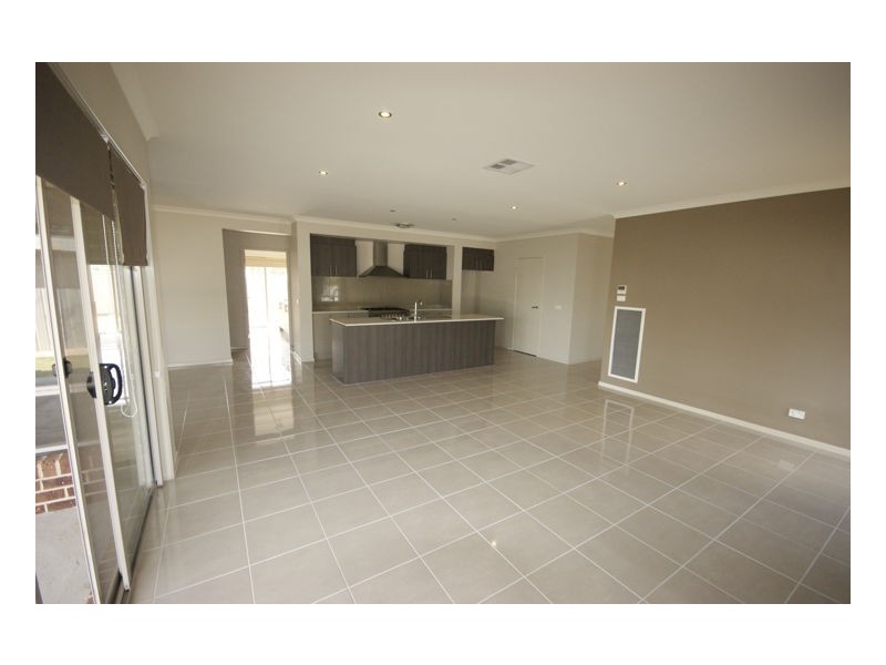 186 Wanderer Street, Deniliquin NSW 2710