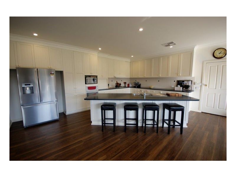 7 Vaughan Place, Deniliquin NSW 2710