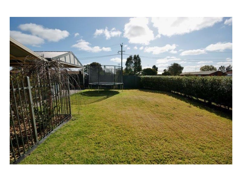 7 Vaughan Place, Deniliquin NSW 2710