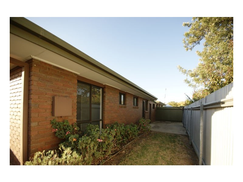 2 429 George Street, Deniliquin NSW 2710