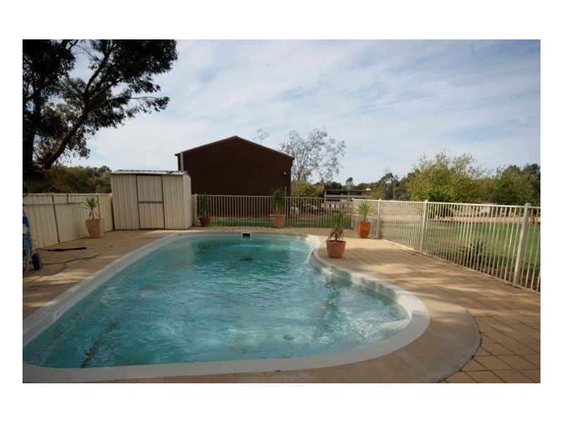 177 Lawson Syphon Road, Deniliquin NSW 2710