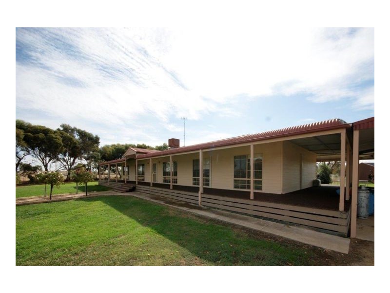 177 Lawson Syphon Road, Deniliquin NSW 2710