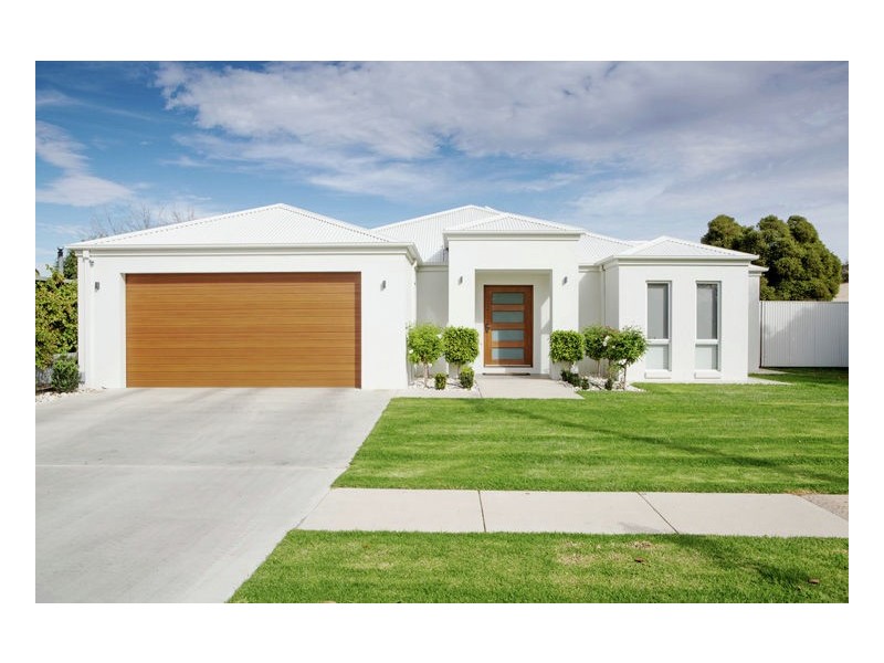 426 George Street, Deniliquin NSW 2710