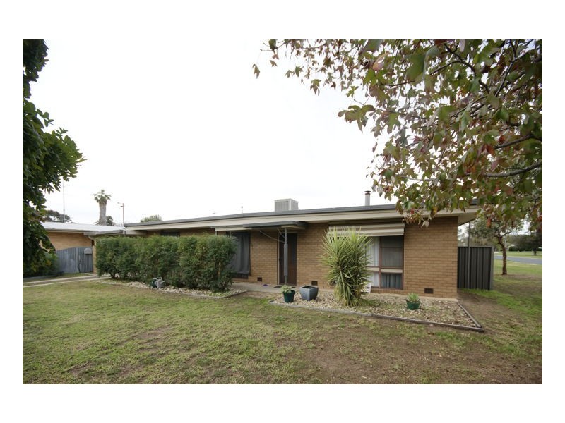 355 Victoria Street, Deniliquin NSW 2710