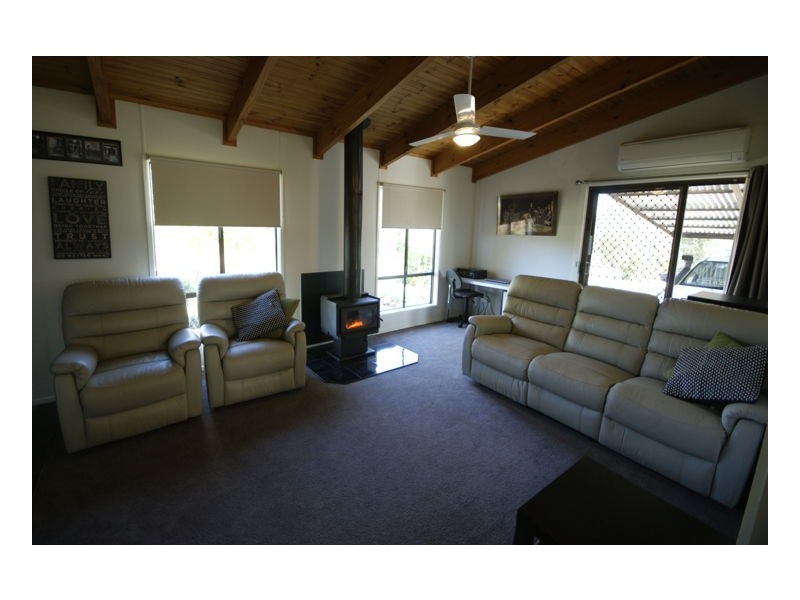 140 Old Racecourse Road, Deniliquin NSW 2710