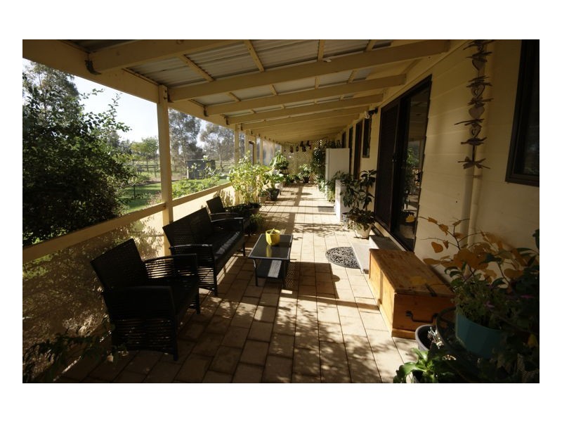 140 Old Racecourse Road, Deniliquin NSW 2710
