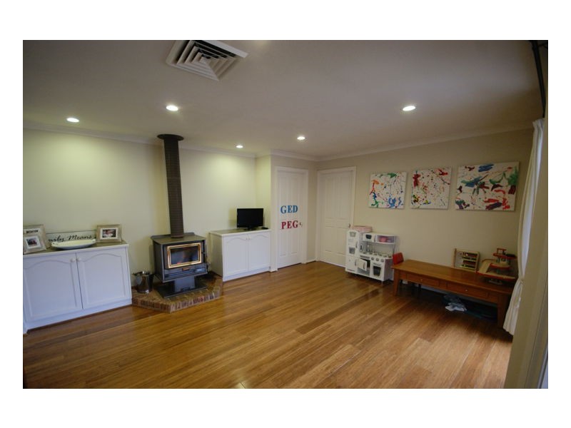 543 Poictiers Street, Deniliquin NSW 2710