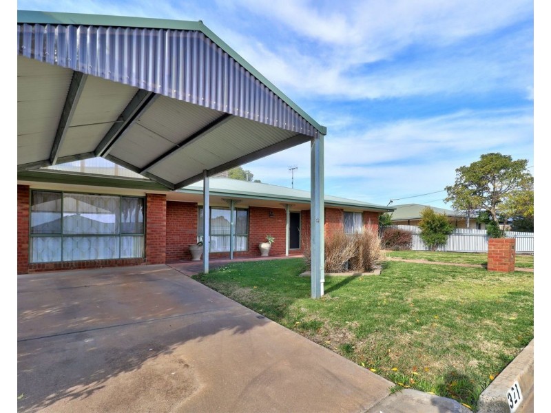 321 Mann Street, Deniliquin NSW 2710