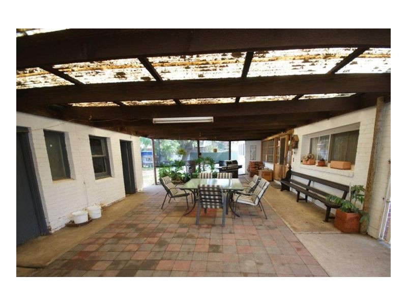 348 Harfleur St, Deniliquin NSW 2710