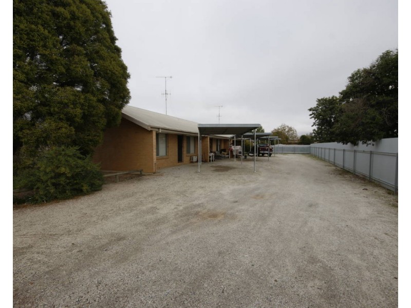 1/284 Henry Street, Deniliquin NSW 2710