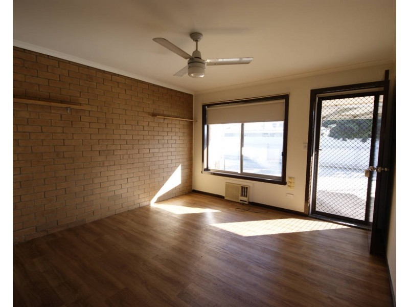 1/284 Henry Street, Deniliquin NSW 2710