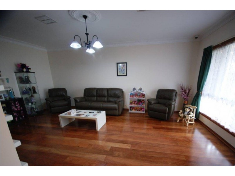 8 Thomas Crt, Deniliquin NSW 2710