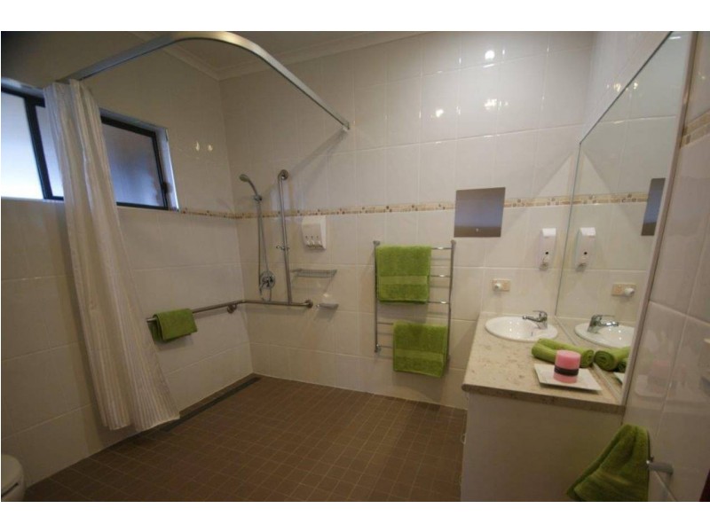 8 Thomas Crt, Deniliquin NSW 2710