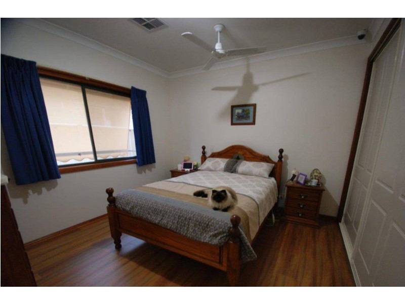 8 Thomas Crt, Deniliquin NSW 2710