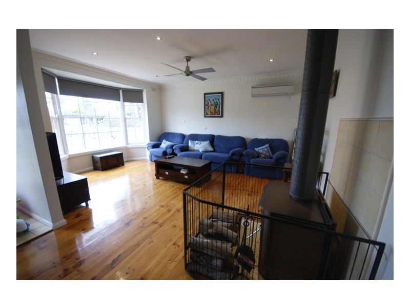 228 Waring Street, Deniliquin NSW 2710