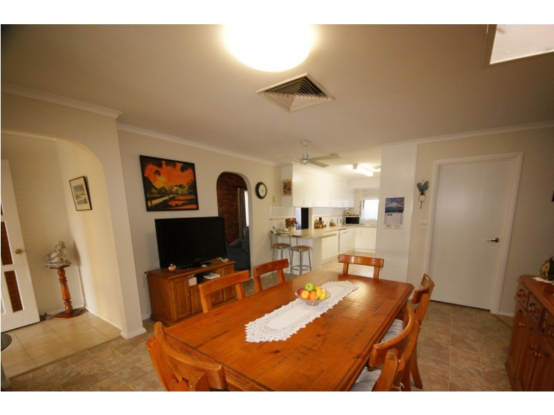 12 Holden Court, Deniliquin NSW 2710