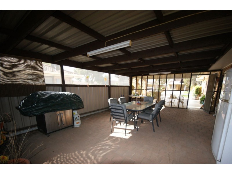 12 Holden Court, Deniliquin NSW 2710