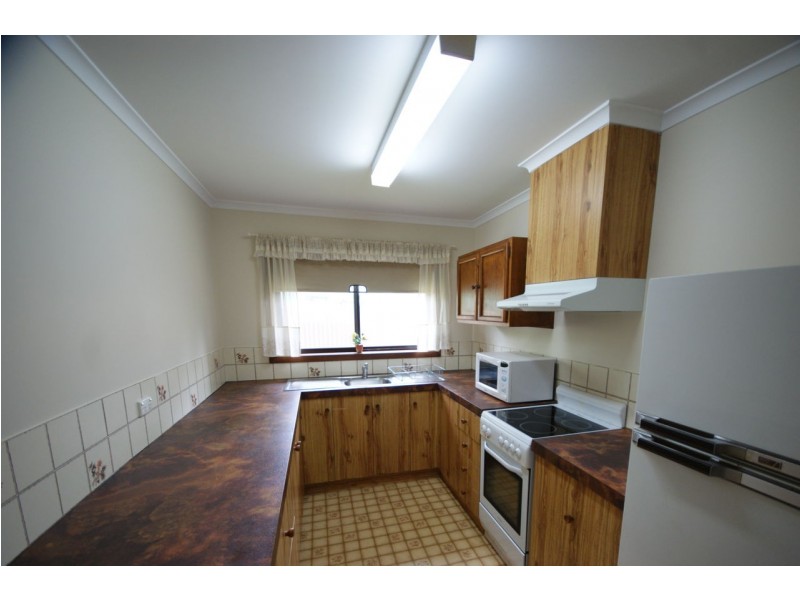 2/232 Harfleur Street, Deniliquin NSW 2710