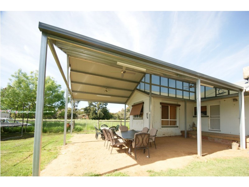 155 Lawson Syphon Road, Deniliquin NSW 2710