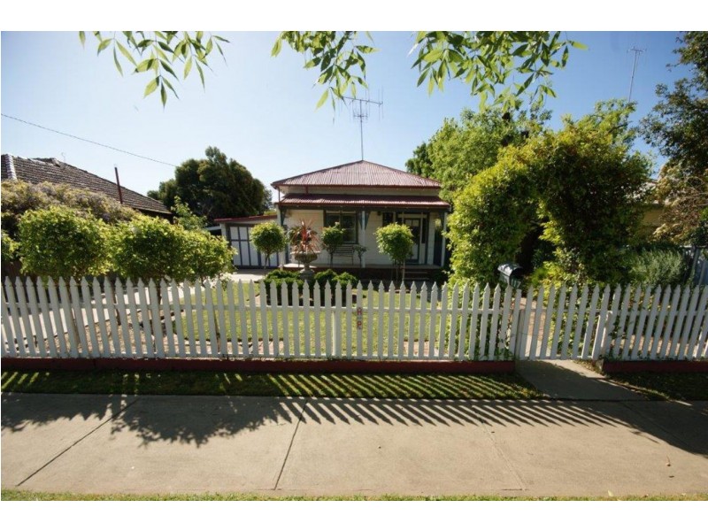 117 Hardinge St, Deniliquin NSW 2710