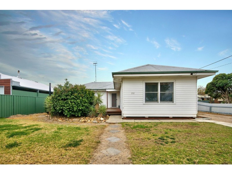 77 Hardinge Street, Deniliquin NSW 2710