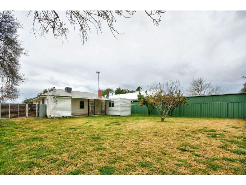 77 Hardinge Street, Deniliquin NSW 2710