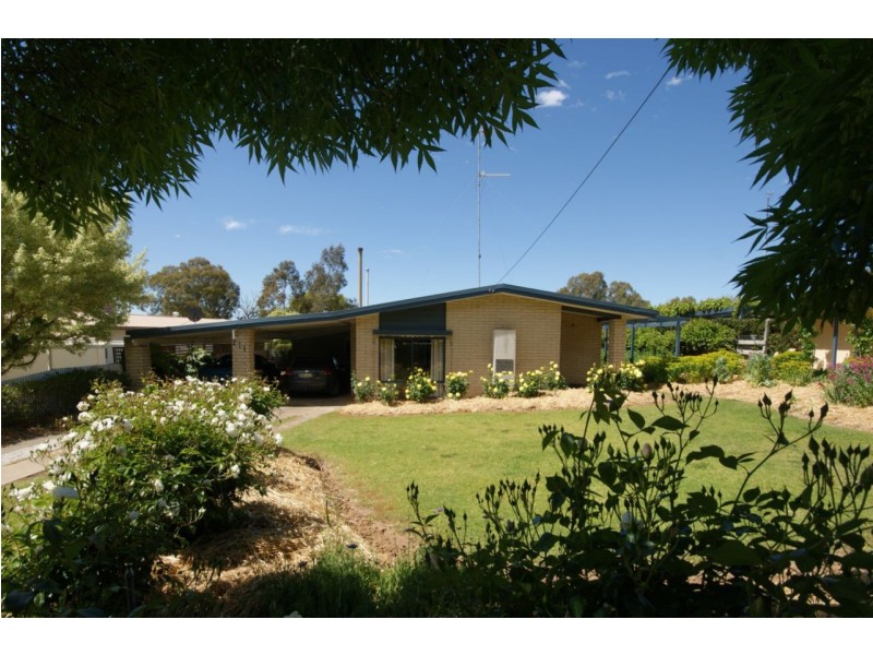211 River Street, Deniliquin NSW 2710