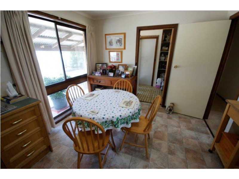 99 Burton Street, Deniliquin NSW 2710